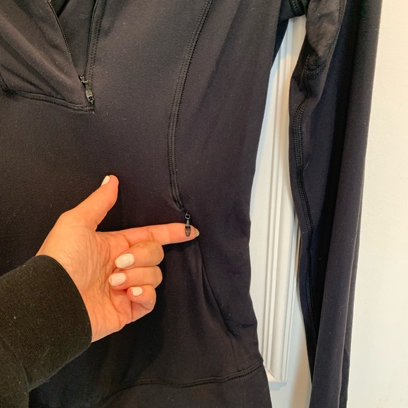 Lululemon black half zip pullover. Size 2 - Picture 6 of 6